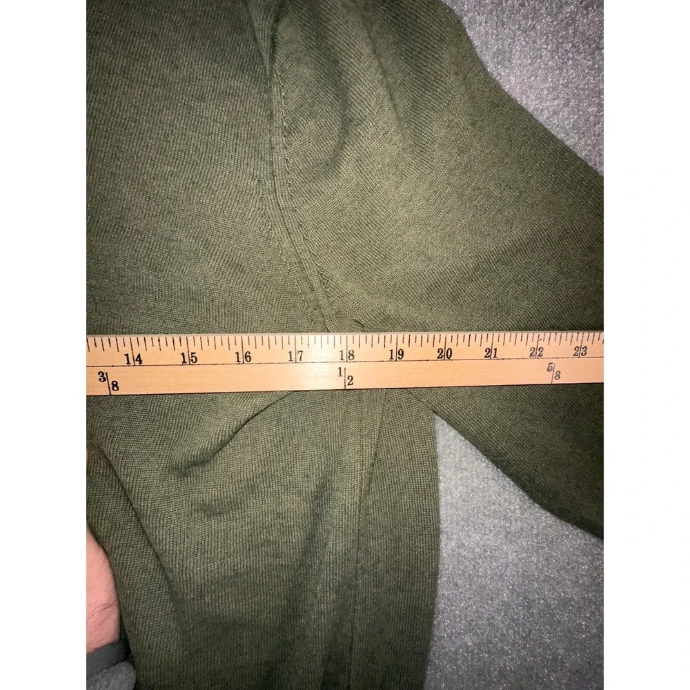 Banana Republic Silk Cashmere VNeck Sweater Mens Large Olive Green Knit Pullover